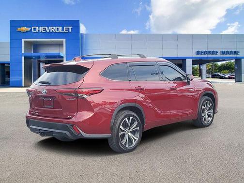 2021 Toyota Highlander Hybrid XLE