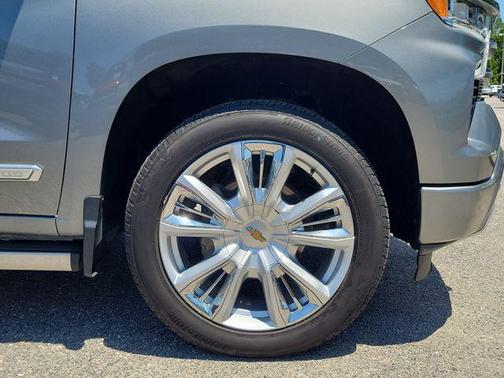 Sterling Gray Metallic 2025 Chevrolet Silverado 1500 High Country