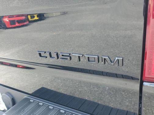 2022 Chevrolet Silverado 1500 Custom Trail Boss