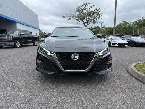 Super Black 2020 Nissan Altima SR FWD
