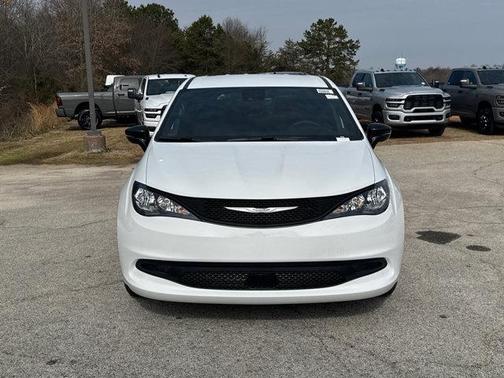 2026 Chrysler Voyager LX