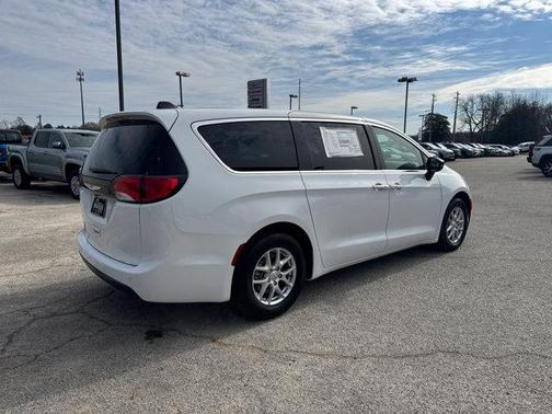 2026 Chrysler Voyager LX