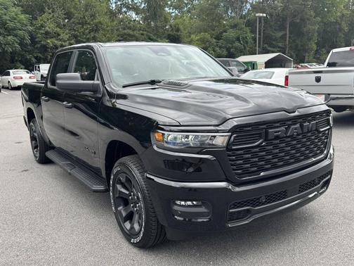 Diamond Black Crystal Pearlcoat 2026 RAM 1500 Express