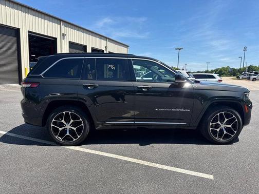 Rocky Mountain Pearlcoat 2024 Jeep Grand Cherokee Summit