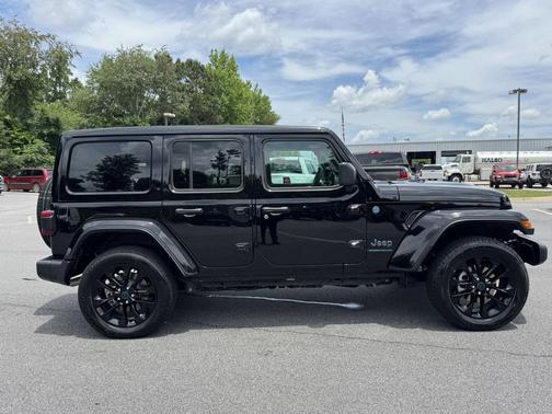 Black Clearcoat 2025 Jeep Wrangler 4xe Sahara