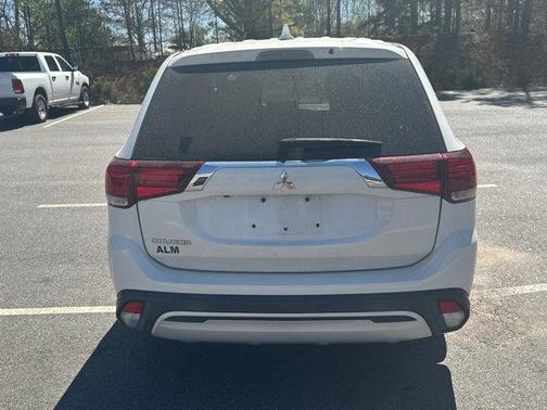 2020 Mitsubishi Outlander ES