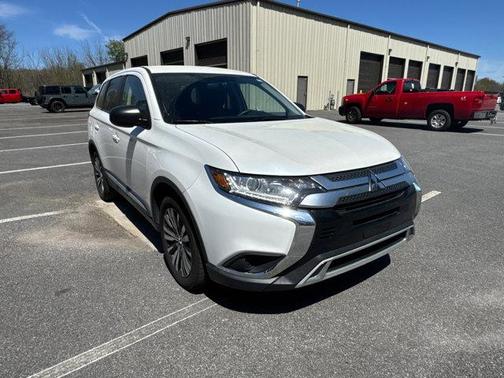 2020 Mitsubishi Outlander ES