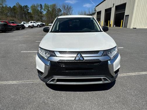 2020 Mitsubishi Outlander ES