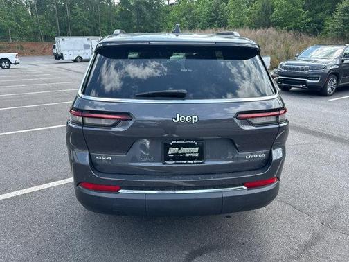 Baltic Gray Metallic Clearcoat 2025 Jeep Grand Cherokee L Laredo