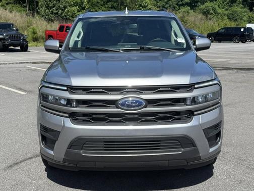 Iconic Silver Metallic 2024 Ford Expedition XLT