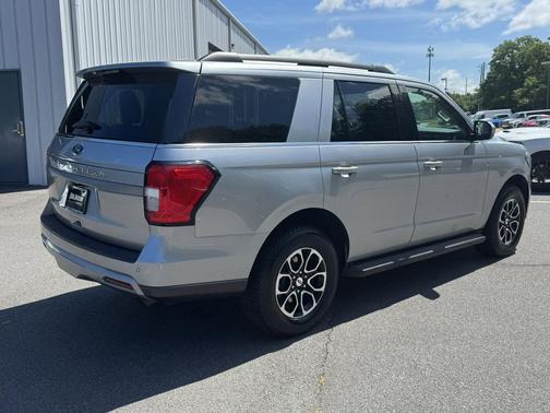 Iconic Silver Metallic 2024 Ford Expedition XLT