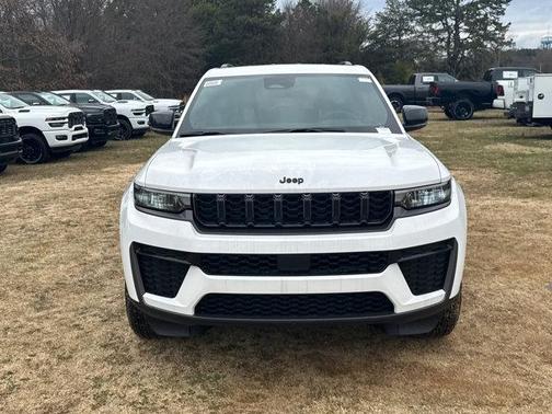 2026 Jeep Grand Cherokee Altitude