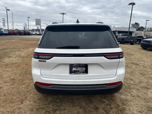 2026 Jeep Grand Cherokee Altitude