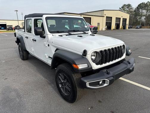 Bright White Clearcoat 2026 Jeep Gladiator Sport