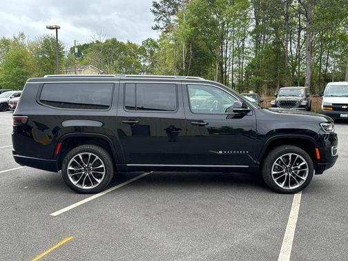 Diamond Black Crystal Pearlcoat 2025 Jeep Wagoneer L Series III 4x4