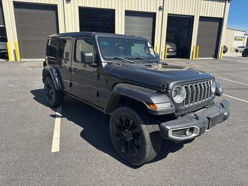 Granite Crystal Metallic Clearcoat 2025 Jeep Wrangler 4xe Sahara