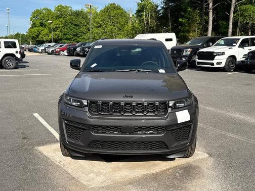 Baltic Gray Metallic Clearcoat 2026 Jeep Grand Cherokee Altitude