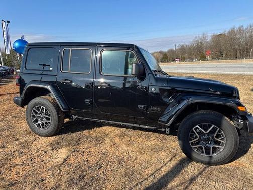 2025 Jeep Wrangler 4-Door Sahara 4x4