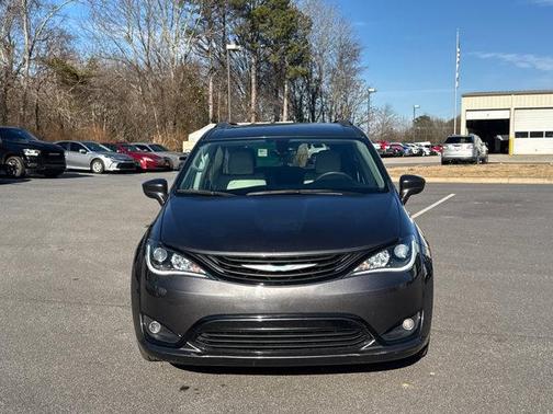 2018 Chrysler Pacifica Hybrid Touring L