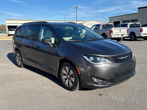 2018 Chrysler Pacifica Hybrid Touring L