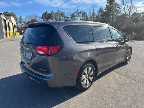 2018 Chrysler Pacifica Hybrid Touring L