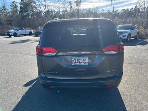 2018 Chrysler Pacifica Hybrid Touring L