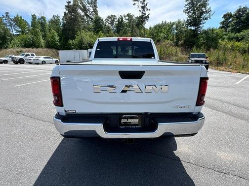 Bright White Clearcoat 2026 RAM 2500 Tradesman Crew Cab 4x4 6'4' Box