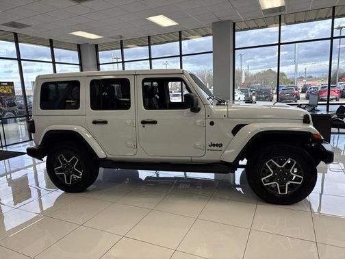 2026 Jeep Wrangler 4-Door Sahara 4x4