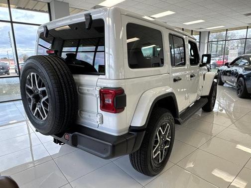2026 Jeep Wrangler 4-Door Sahara 4x4