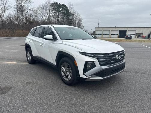 2025 Hyundai TUCSON SE