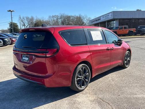 2026 Chrysler Pacifica L