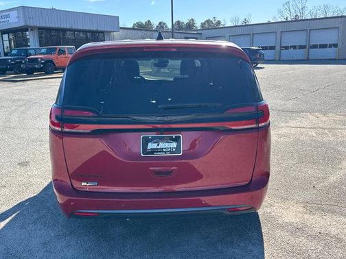 2026 Chrysler Pacifica L