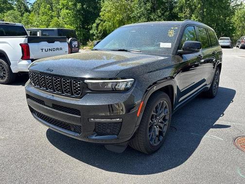 Diamond Black Crystal Pearlcoat 2025 Jeep Grand Cherokee L Summit Reserve