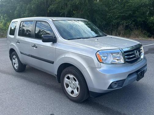 Alabaster Silver Metallic 2014 Honda Pilot LX