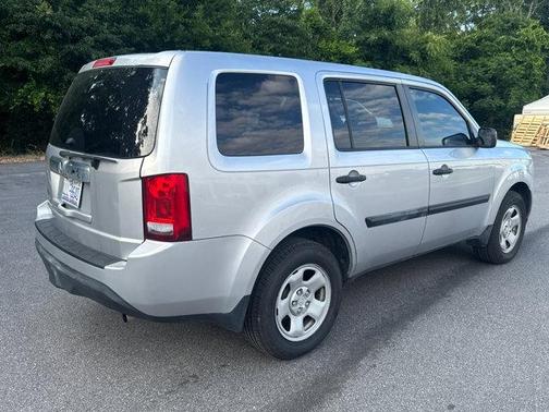 Alabaster Silver Metallic 2014 Honda Pilot LX