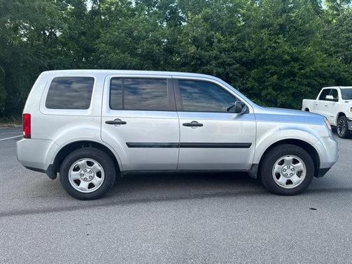 Alabaster Silver Metallic 2014 Honda Pilot LX