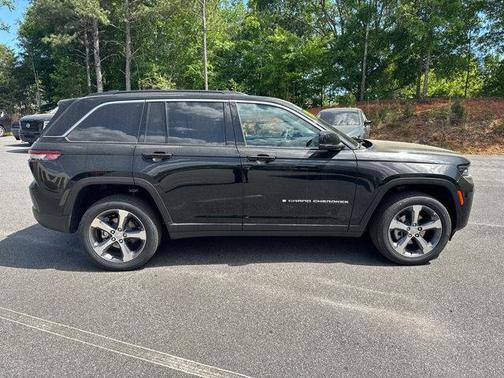 Diamond Black Crystal Pearlcoat 2026 Jeep Grand Cherokee Limited