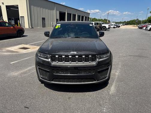Diamond Black Crystal Pearlcoat 2026 Jeep Grand Cherokee Limited