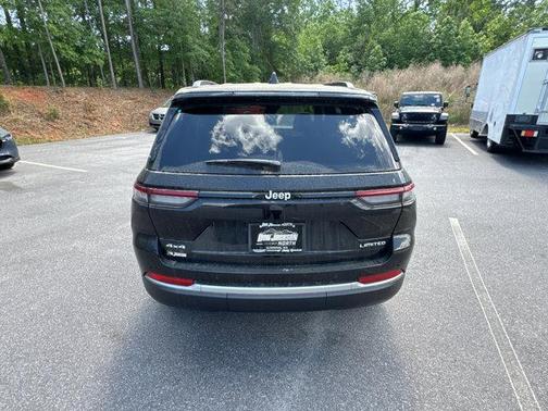 Diamond Black Crystal Pearlcoat 2026 Jeep Grand Cherokee Limited