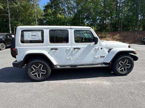Bright White Clearcoat 2026 Jeep Wrangler 4-Door Sahara 4x4