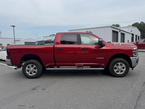 Molten Red Pearlcoat 2026 RAM 2500 Big Horn Crew Cab 4x4 6'4' Box