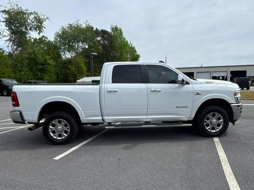 Bright White Clearcoat 2021 RAM 2500 Laramie Crew Cab 4x4 6'4' Box