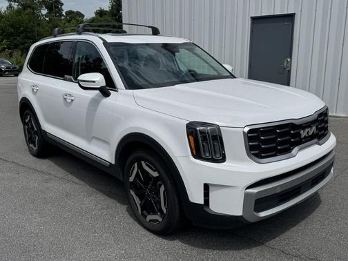 Glacial White Pearl 2023 Kia Telluride S