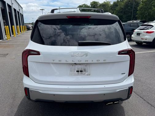 Glacial White Pearl 2023 Kia Telluride S