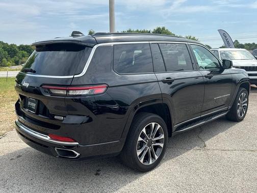 Diamond Black Crystal Pearlcoat 2025 Jeep Grand Cherokee L Overland