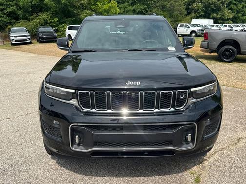 Diamond Black Crystal Pearlcoat 2025 Jeep Grand Cherokee L Overland