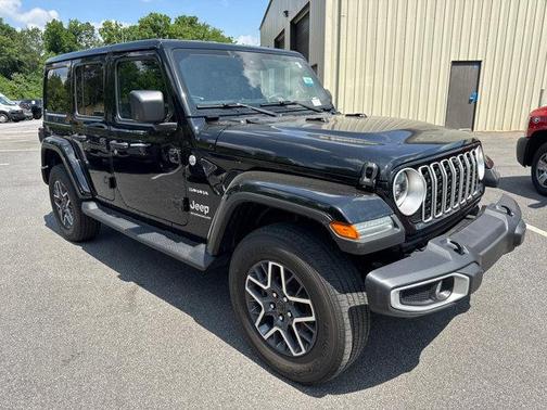 Black Clearcoat 2024 Jeep Wrangler 4-Door Sahara 4x4