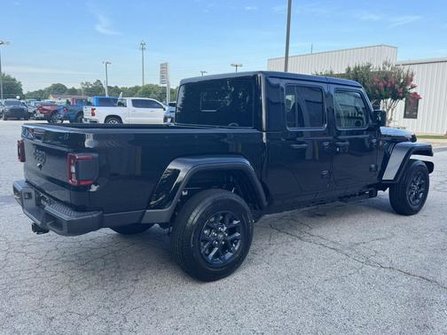 Black Clearcoat 2026 Jeep Gladiator 85th Anniversary Edition 4x4