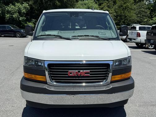Summit White 2025 GMC Savana 3500 RWD 3500 Extended Wheelbase LT