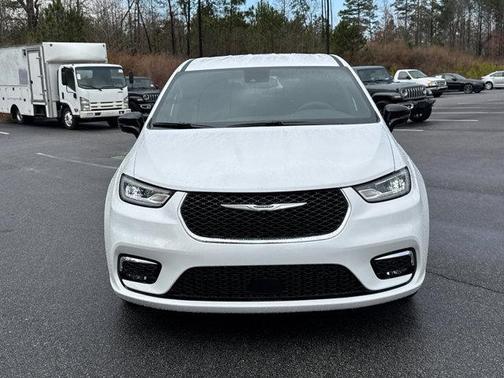 2026 Chrysler Pacifica L